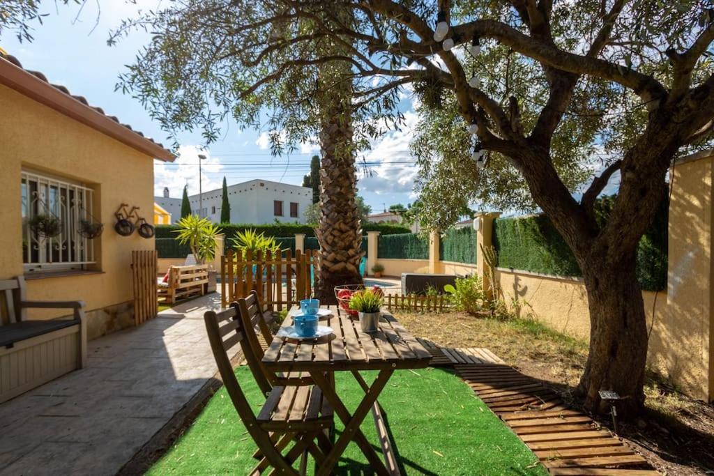 Casita Con Jardin, Bbq, Wifi, Centro Y Playa Villa Empuriabrava Dış mekan fotoğraf